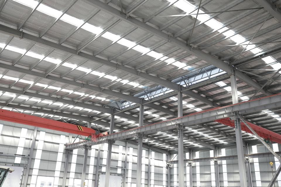 Large Span Heavy Steel Structure Warehouse with windows and Doors and Wall Panels Installed - 3
